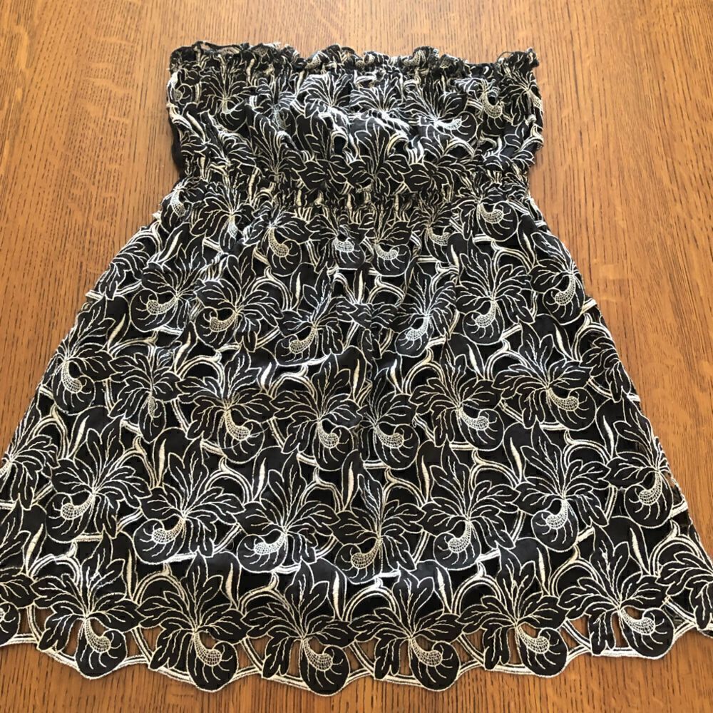 Lu Lu Lame Strapless Appliqué Lace Tunic